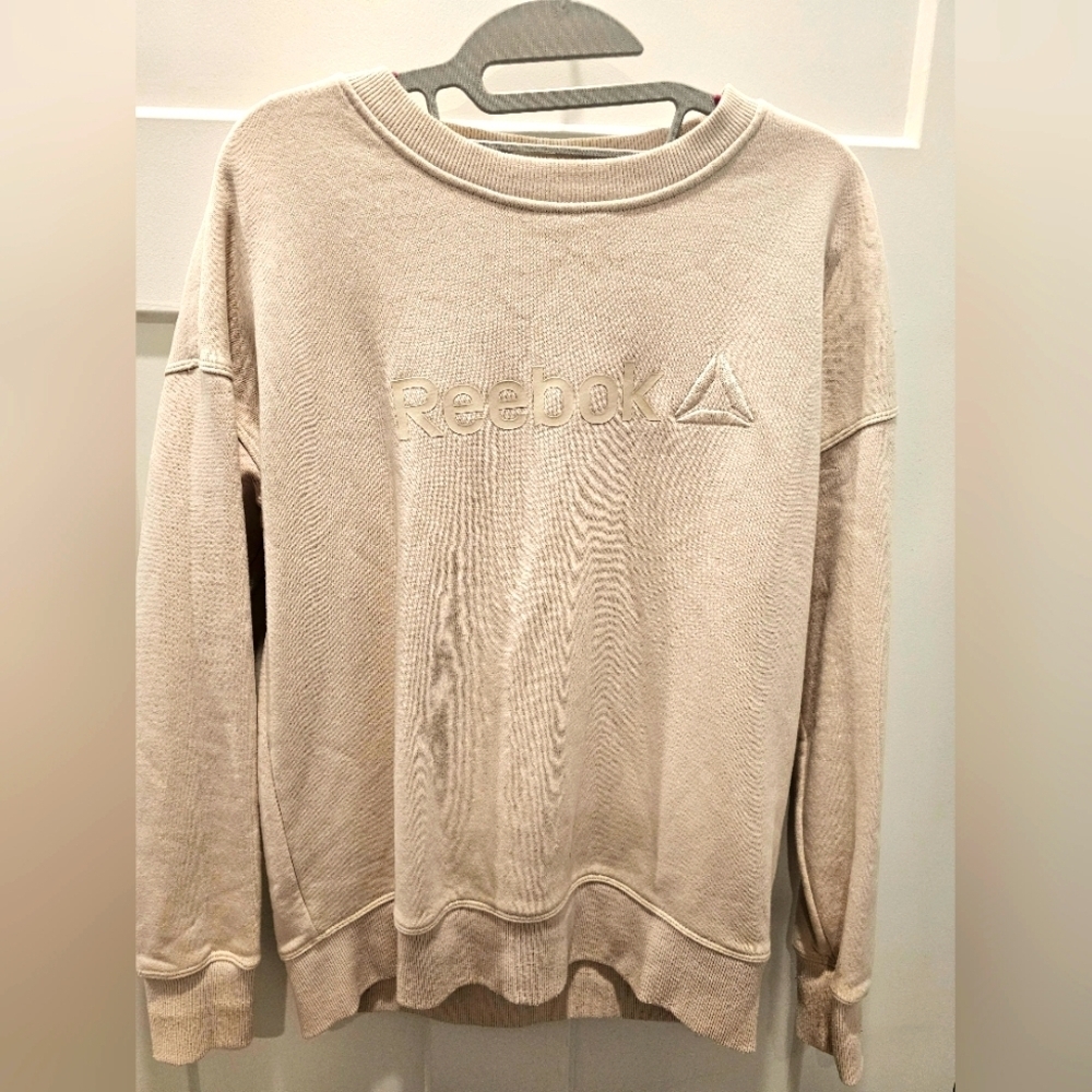 Reebok Women’s XS Beige Crewneck Sweatshirt Embroidered Logo Pullover
